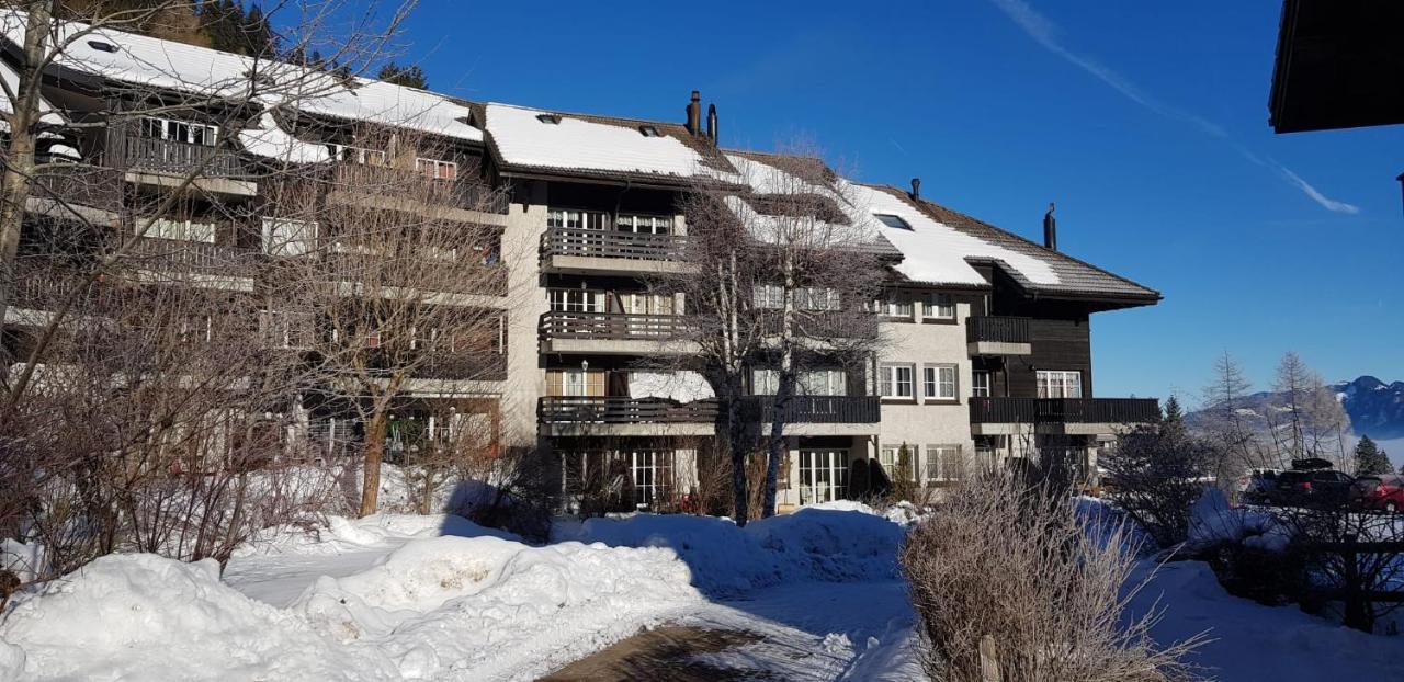 Appartement avec terrasse ensoleillée Gruyeres Extérieur photo