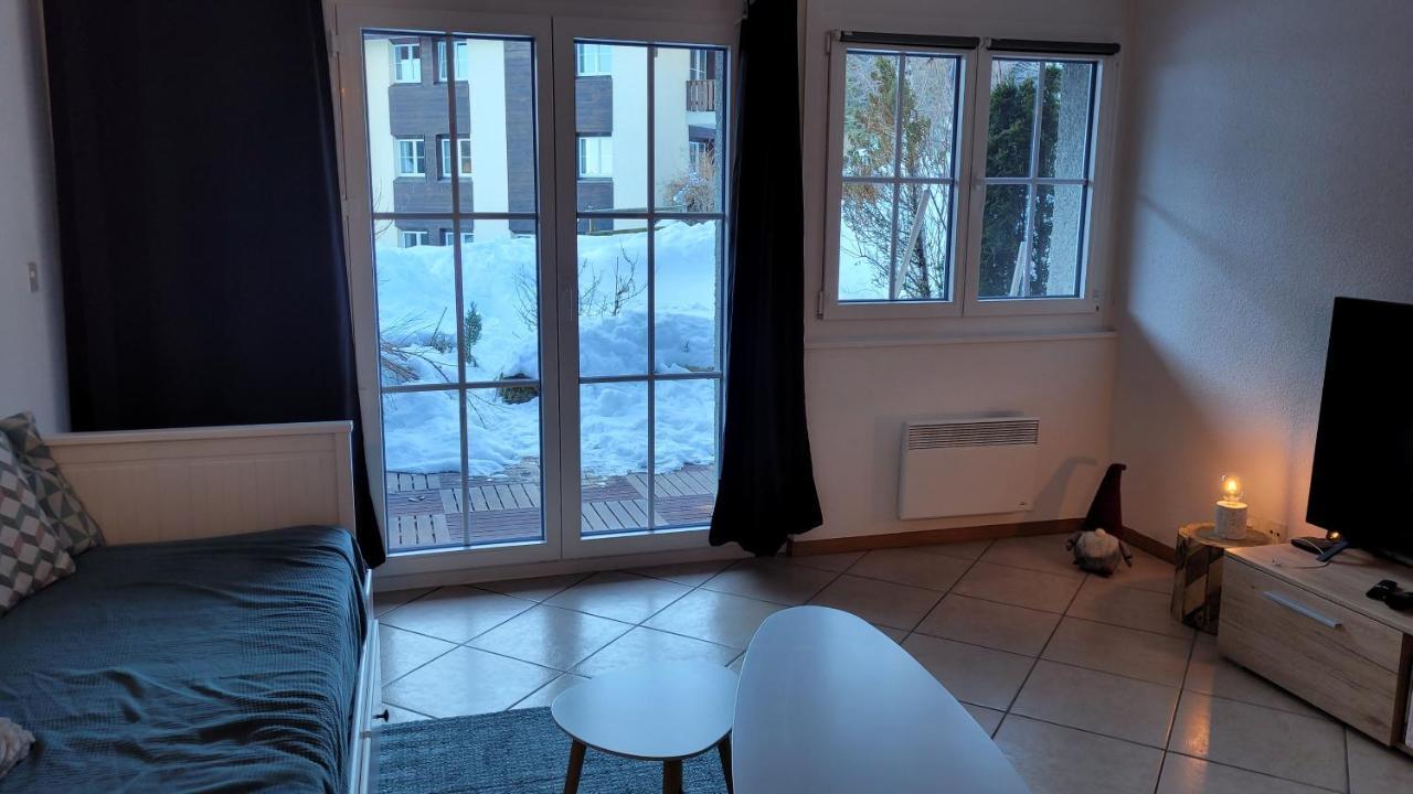 Appartement avec terrasse ensoleillée Gruyeres Extérieur photo